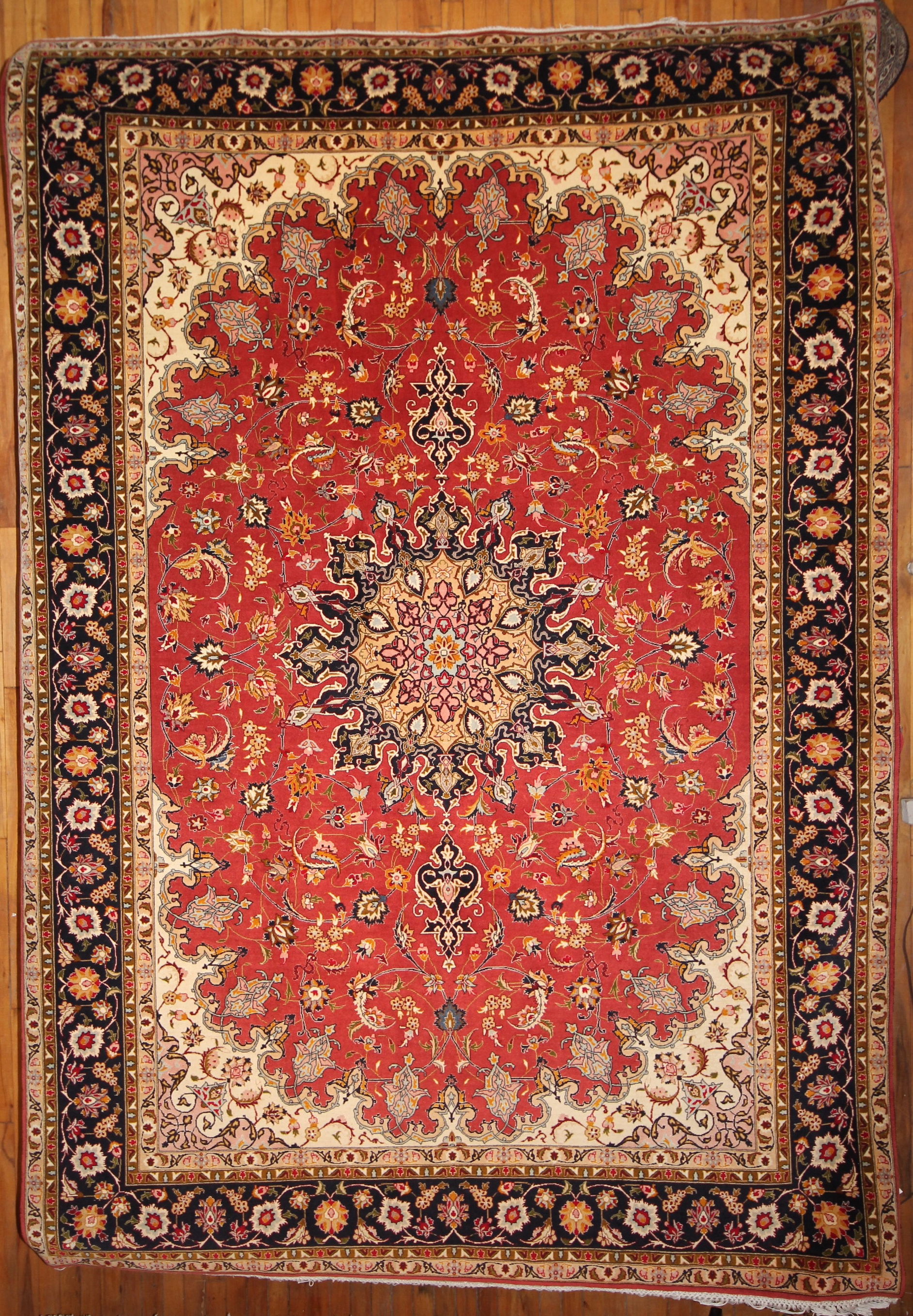 Persian Tabriz Rug (Traditional -100% Wool and Silk)