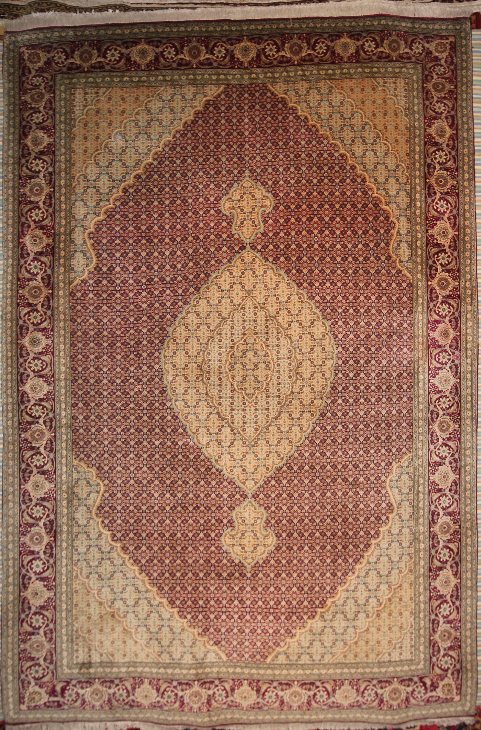 Persian Tabriz Mahi Rug (Traditional -100% Wool and Silk)