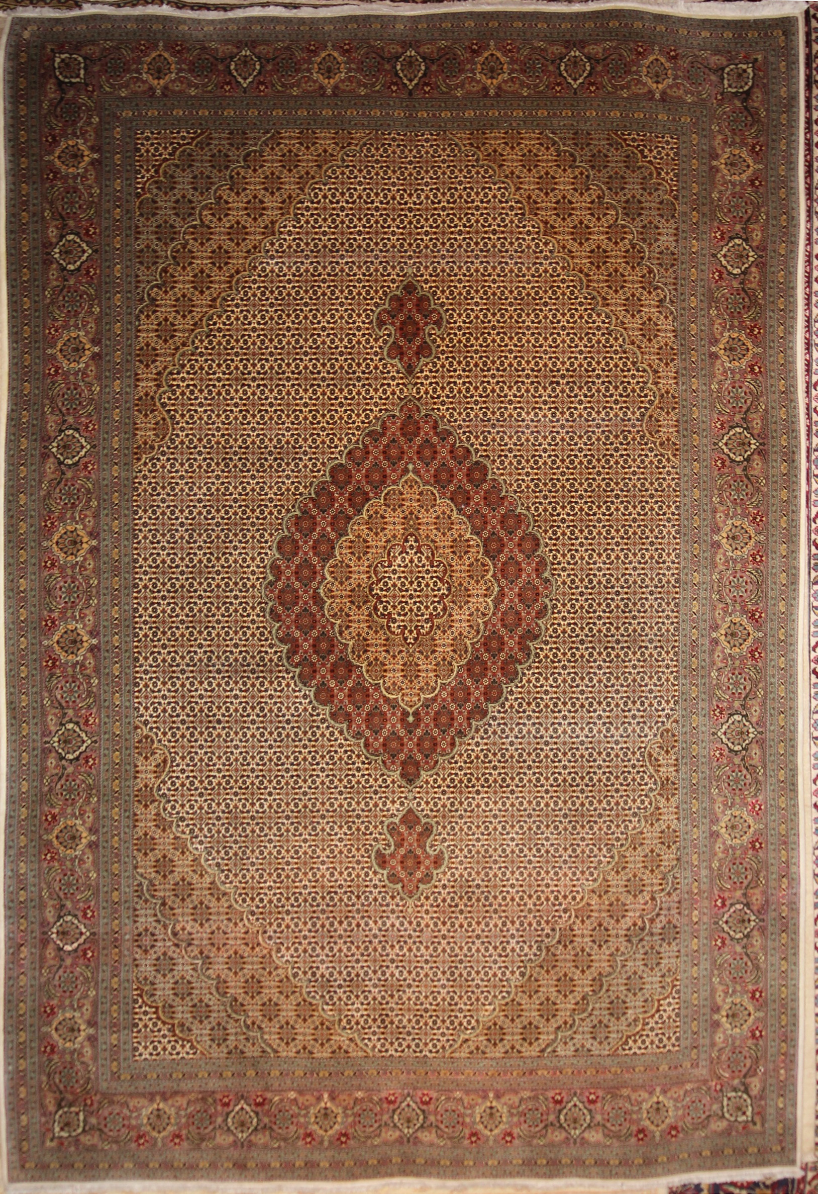 Persian Tabriz Mahi Rug (Traditional -100% Wool and Silk)
